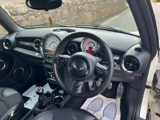 /photos/1300/00dfce5d-dcb5-5209-0c25-9ee061d9afa4_i320x240.jpg