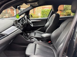 /photos/1300/61a811eb-c5d0-9cc9-b81a-e6afc6e0f64a_i320x240.jpg