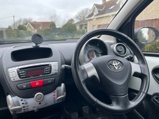 /photos/1300/7b9a5f39-e6f2-7116-8022-1e9ec3d36cf8_i320x240.jpg