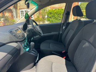 /photos/1300/7e70e9ce-44a5-e486-2b89-12025776d872_i320x240.jpg