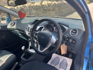 /photos/1300/d2221a22-e44f-0d85-11a6-6ee64c7b388a_i320x240.jpg