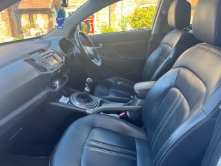 /photos/1300/e0ae2696-403f-975e-15f3-55033d1b6165_i320x240.jpg